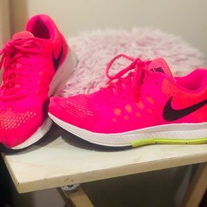 Nike Zoom Pegasus Sneakers